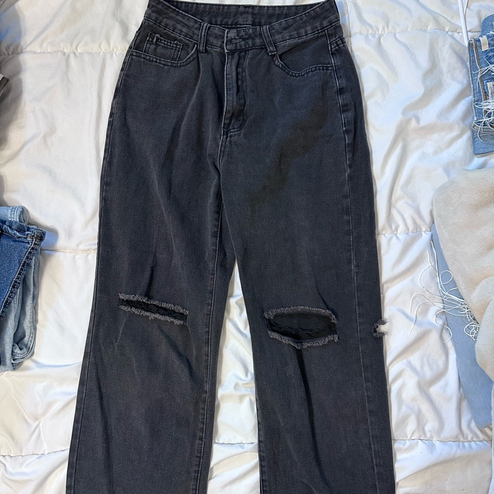 Stylish Black Distressed Women Jeans